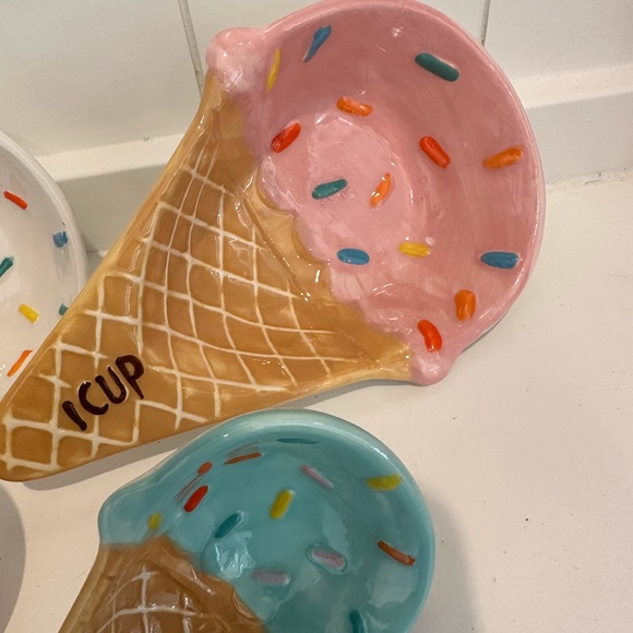 10 Strawberry Street Ice Cream Measuring Cups Hand Painted Summer - Picture 3 of 8